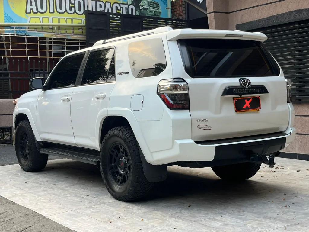 TOYOTA 4RUNNER SR5 2017