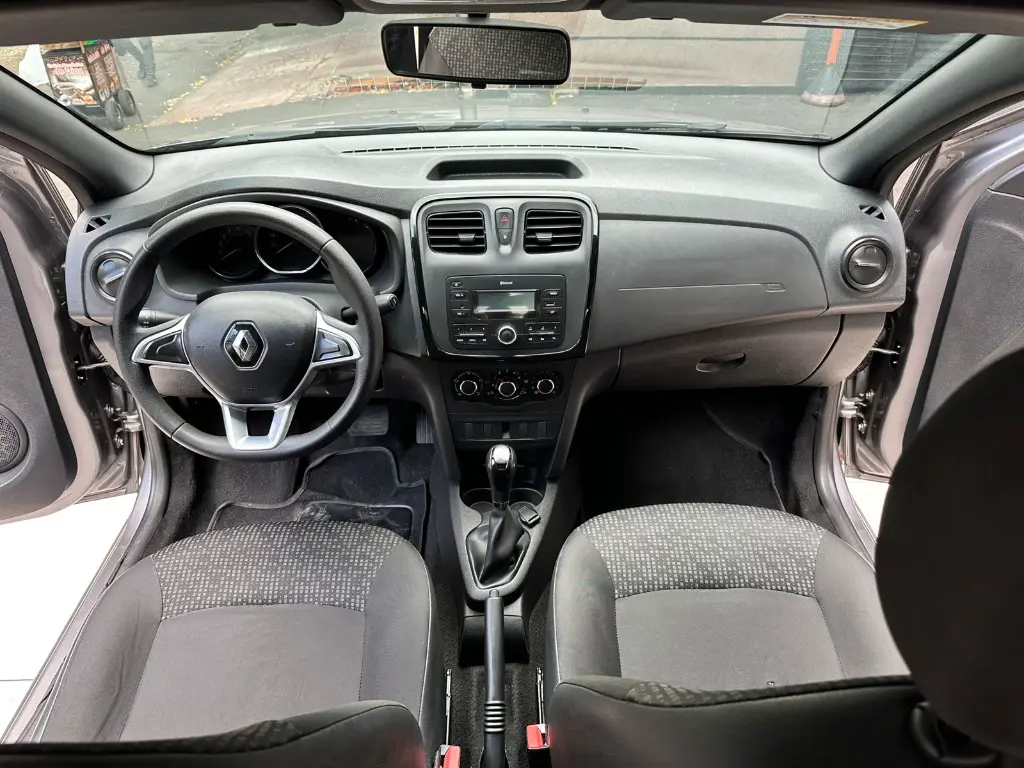 RENAULT LOGAN AUTOMÁTICO MOD 2022 (9).webp