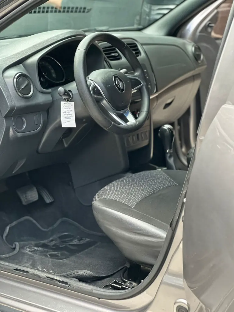 RENAULT LOGAN AUTOMÁTICO MOD 2022 (8).webp