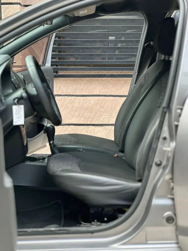 RENAULT LOGAN AUTOMÁTICO MOD 2022 (14).webp