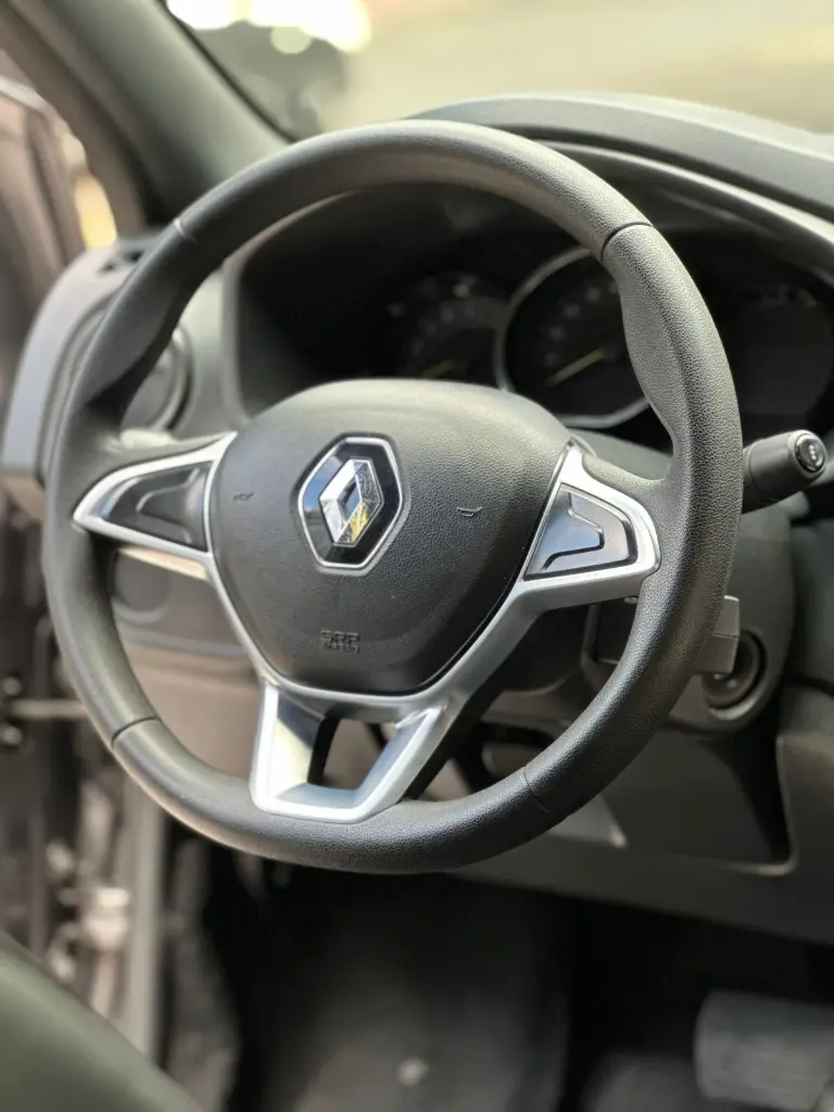 RENAULT LOGAN AUTOMÁTICO MOD 2022 (12).webp