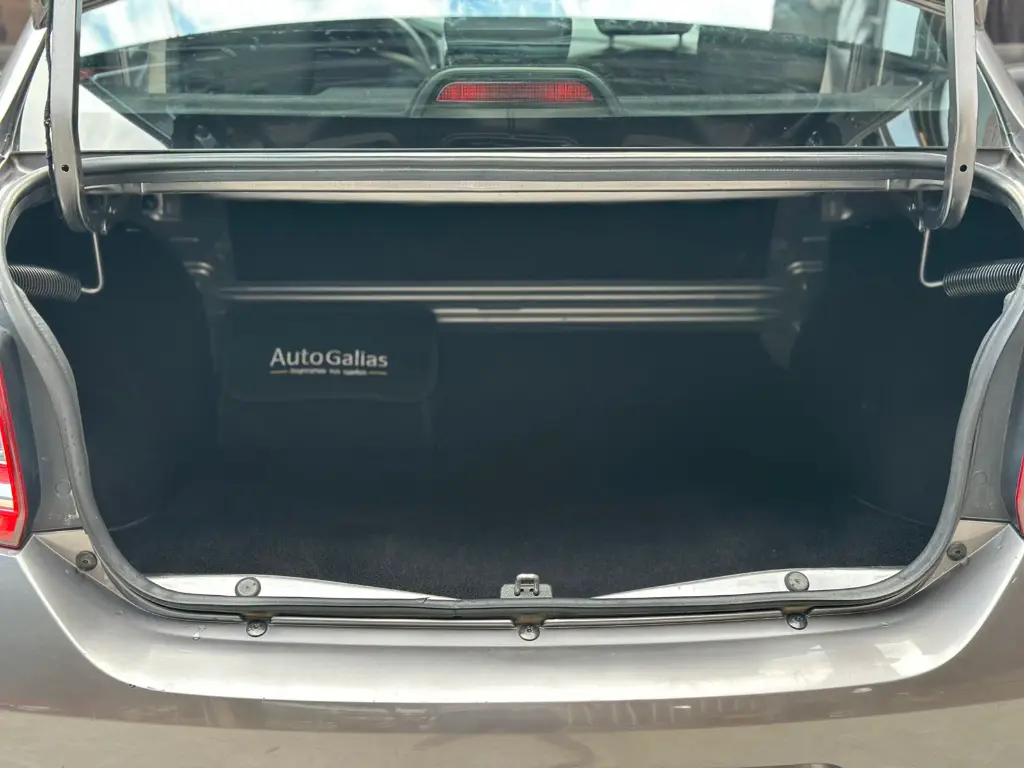 RENAULT LOGAN AUTOMÁTICO MOD 2022 (10).webp