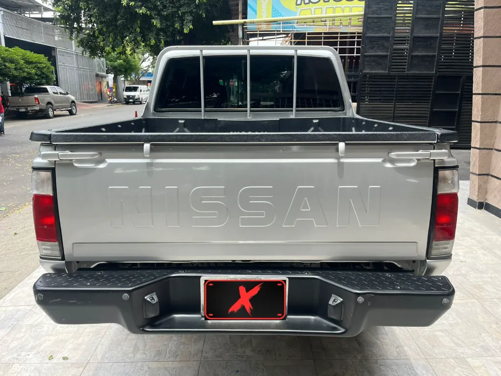 NISSAN NP300 FRONTIER MEC 2.4l 4X2 MOD 2011  (5).webp