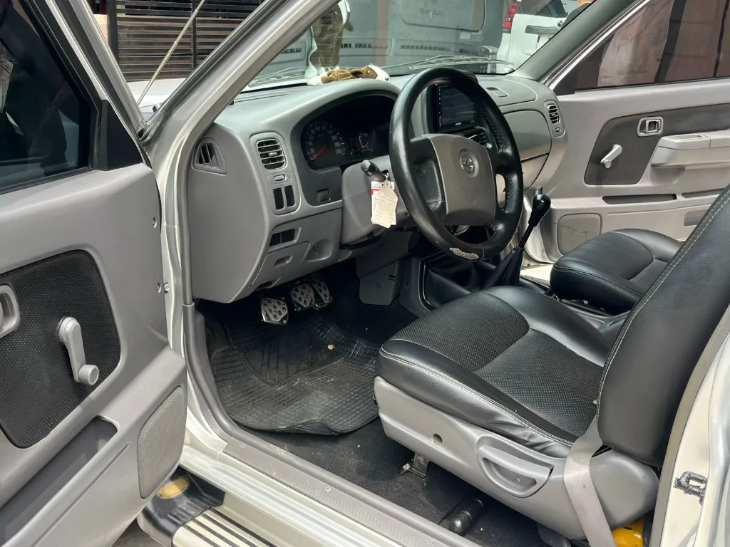 NISSAN NP300 FRONTIER MEC 2.4l 4X2 MOD 2011  (21).webp