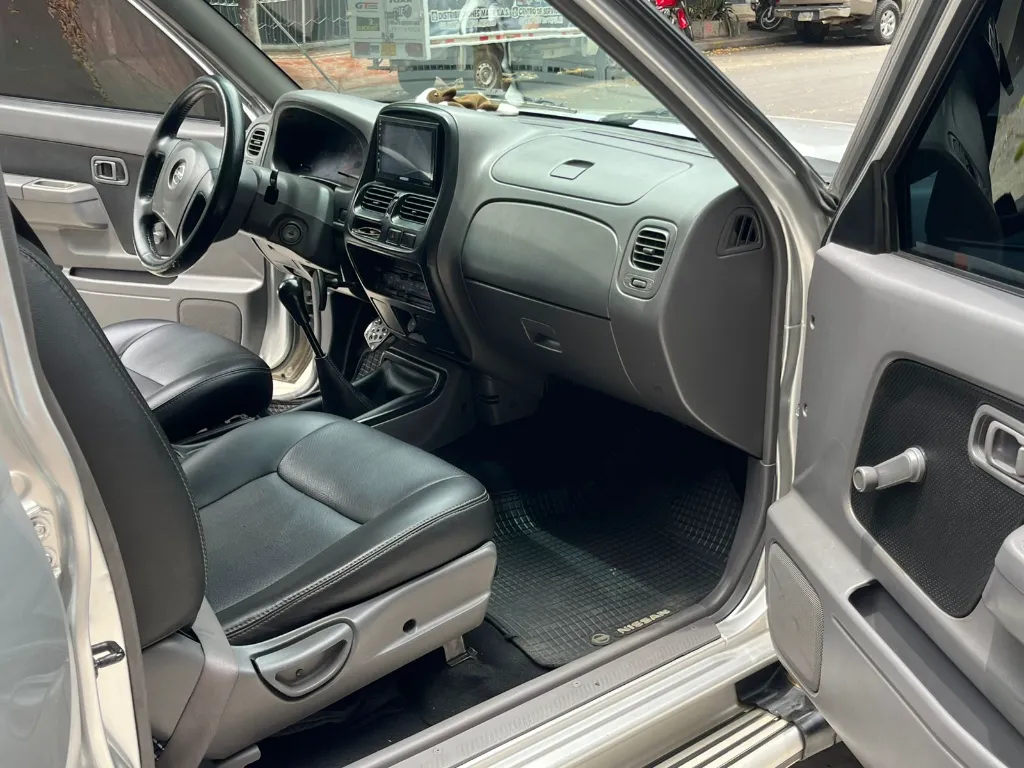 NISSAN NP300 FRONTIER MEC 2.4l 4X2 MOD 2011  (13).webp