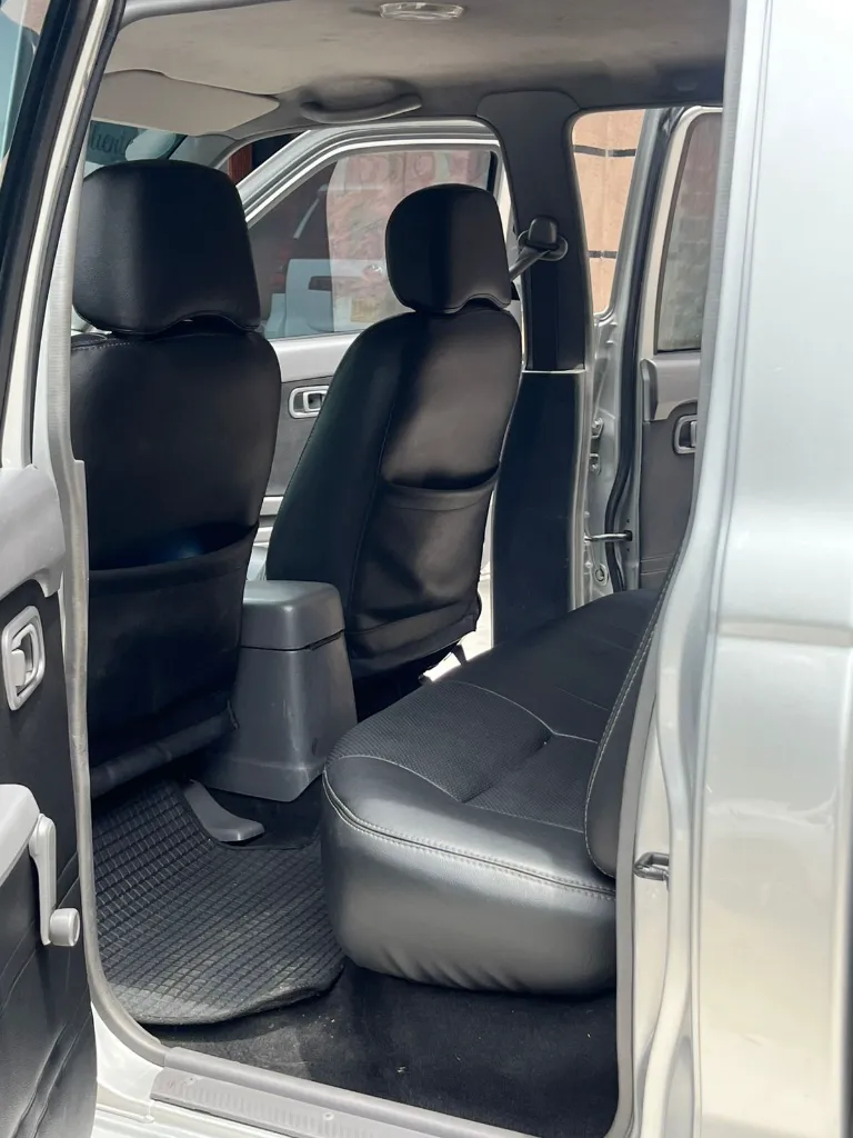 NISSAN NP300 FRONTIER MEC 2.4l 4X2 MOD 2011  (22).webp