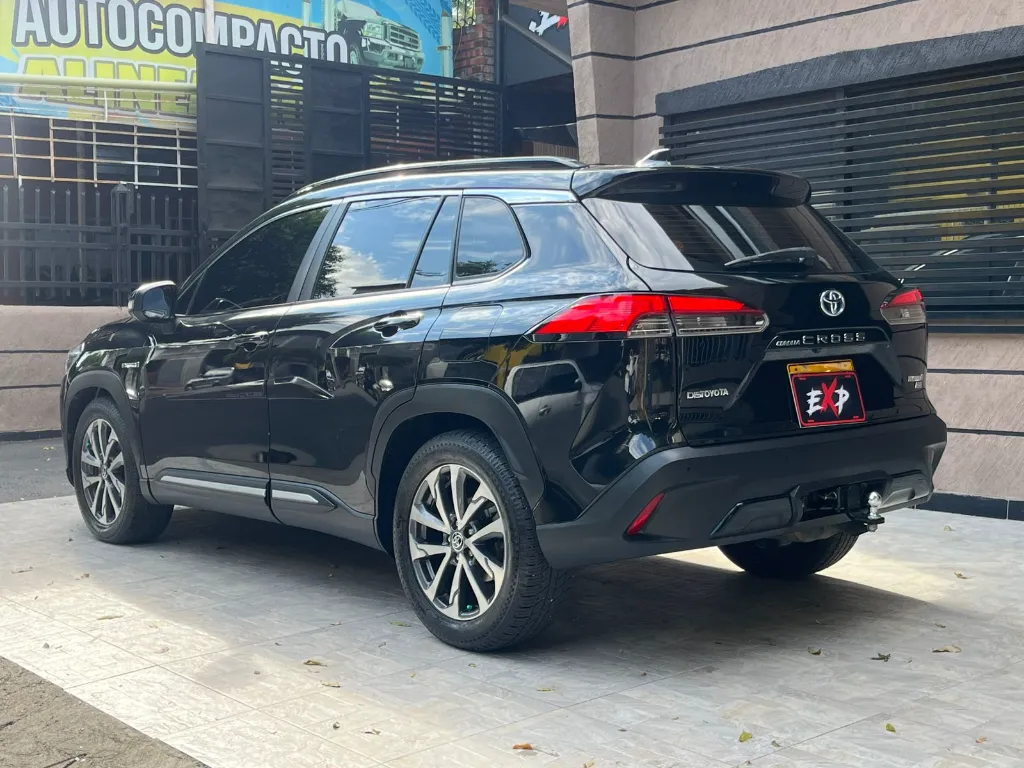 TOYOTA COROLLA CROSS SEG HYBRID 2023 (6).webp