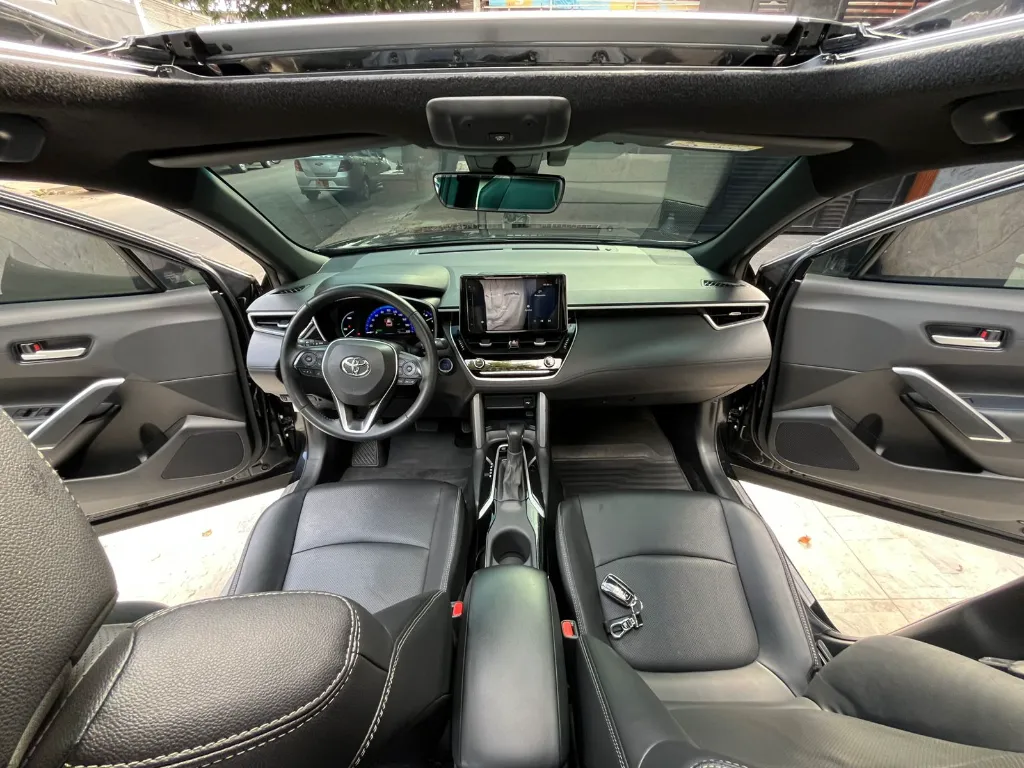 TOYOTA COROLLA CROSS SEG HYBRID 2023 (11).webp