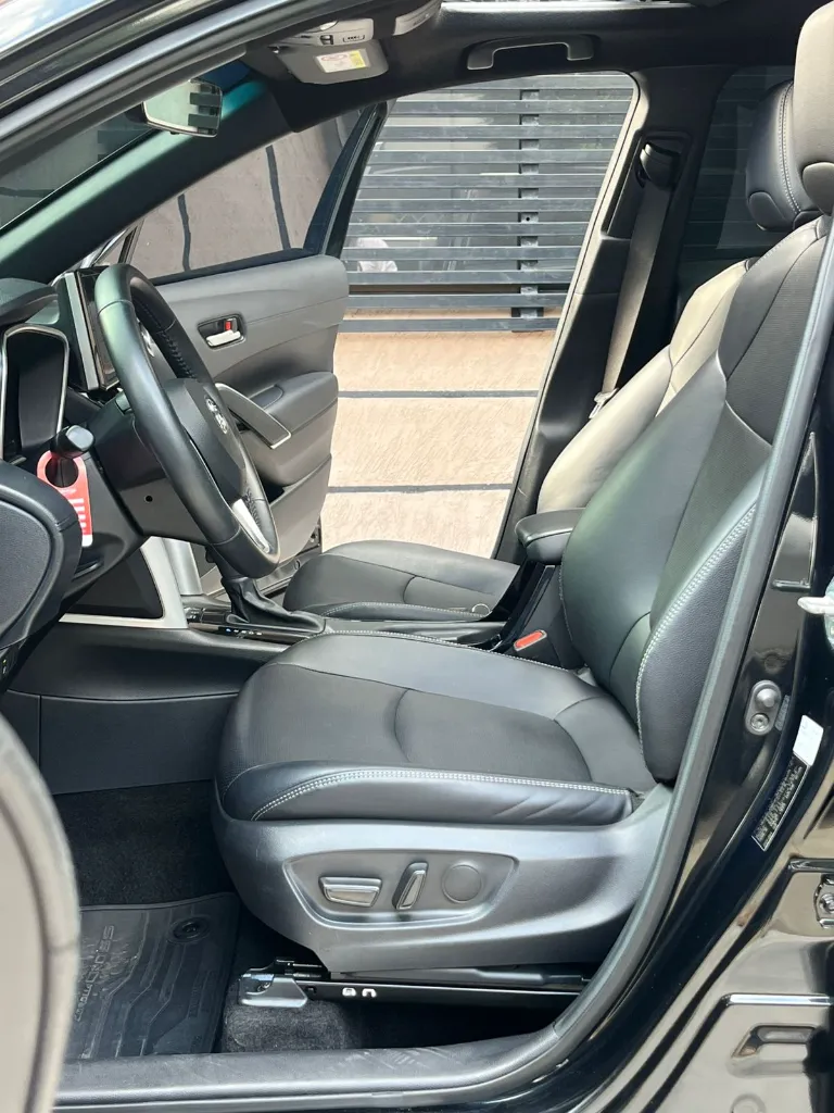 TOYOTA COROLLA CROSS SEG HYBRID 2023 (7).webp