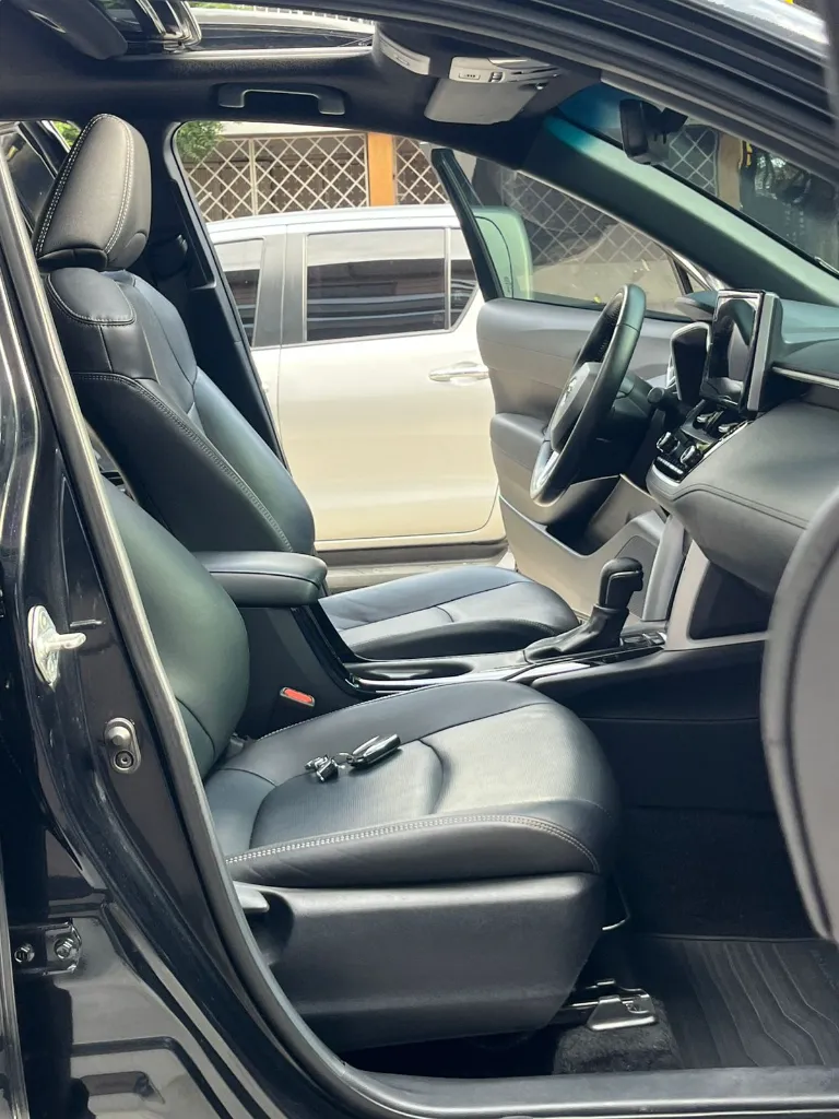 TOYOTA COROLLA CROSS SEG HYBRID 2023 (23).webp