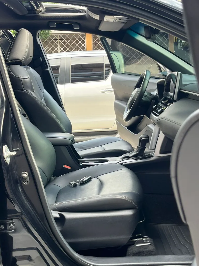 TOYOTA COROLLA CROSS SEG HYBRID 2023 (19).webp