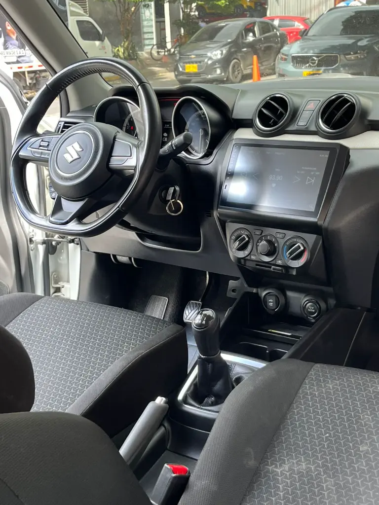 SUZUKI SWIF HYBRID MT 2022 (11).webp