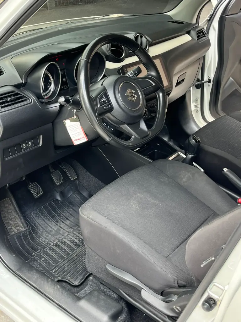 SUZUKI SWIF HYBRID MT 2022 (17).webp