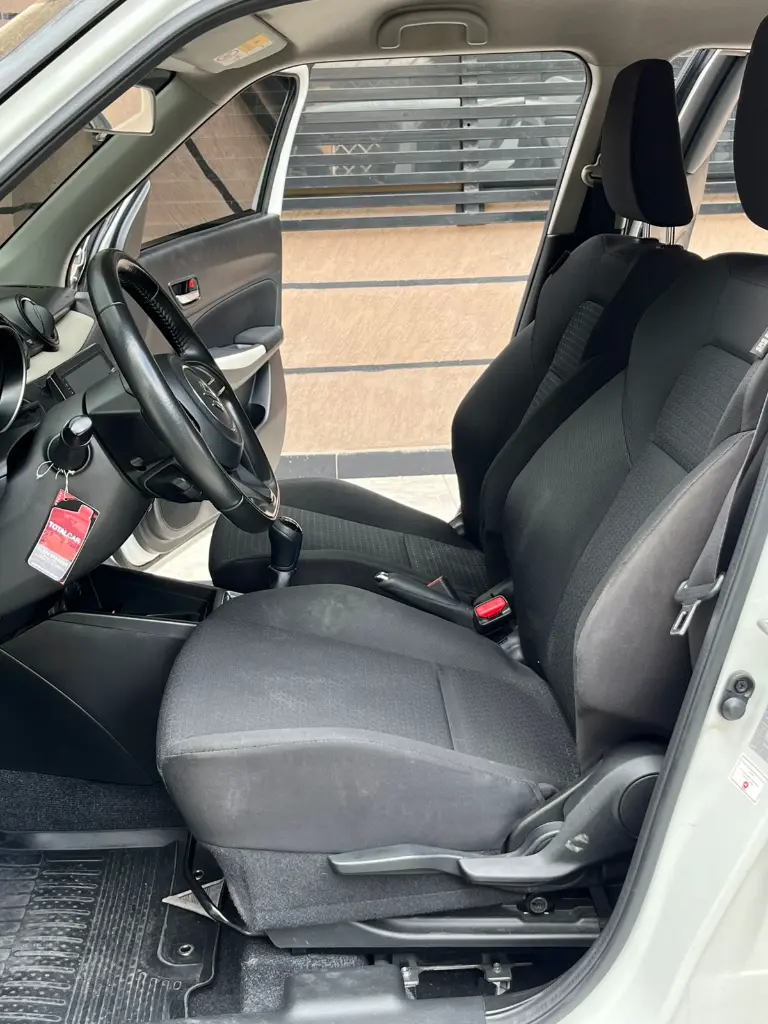 SUZUKI SWIF HYBRID MT 2022 (19).webp