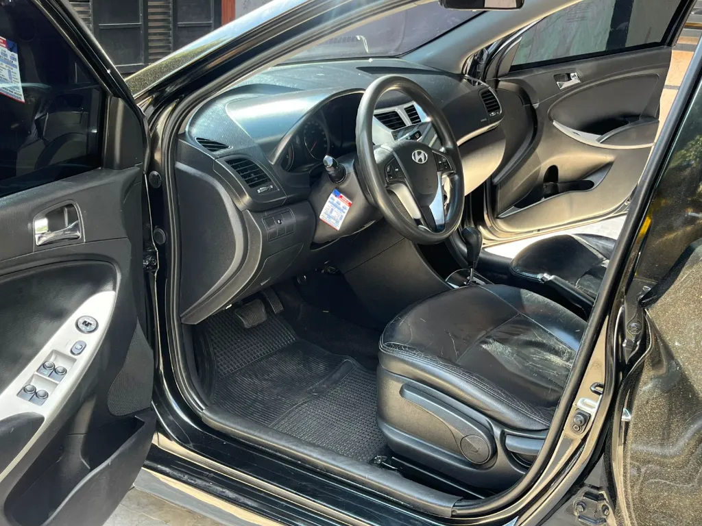 HYUNDAI ACCENT I25 GL HATCH BACK AUTOMATICO MOD 2014 (18).webp