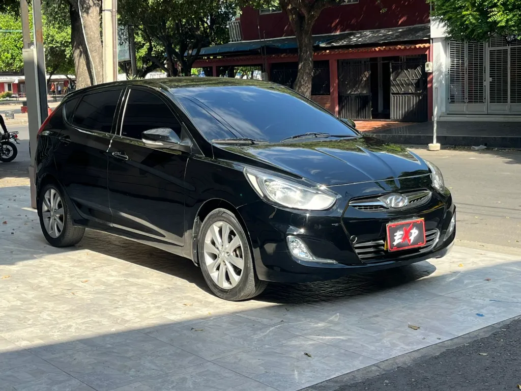 HYUNDAI ACCENT I25 GL HATCH BACK AUTOMATICO MOD 2014 (3).webp