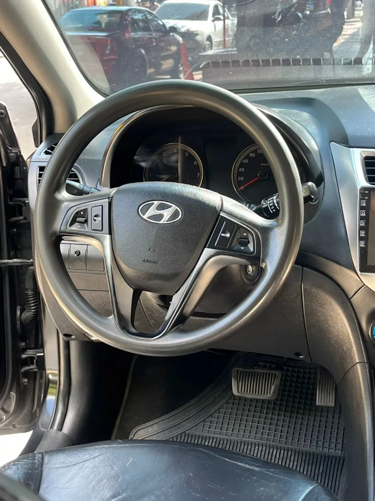 HYUNDAI ACCENT I25 GL HATCH BACK AUTOMATICO MOD 2014 (17).webp