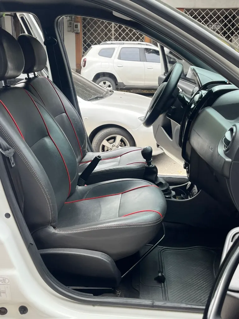 RENAULT DUSTER 4X4 2020  (15).webp
