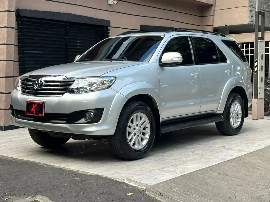 TOYOTA FORTUNER SR5 2.7l AUT MOD 2014