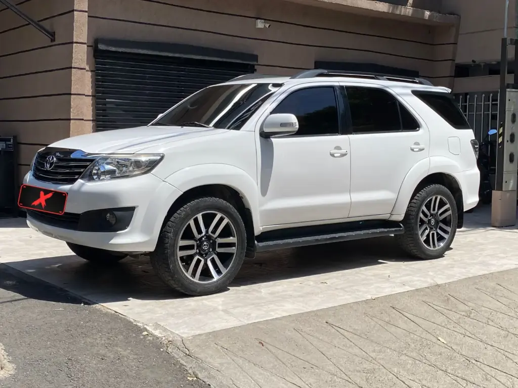 TOYOTA FORTUNER MT 2015