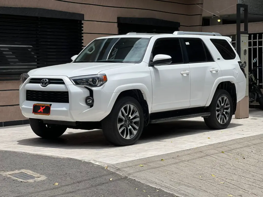 TOYOTA 4RUNNER SR5 2022