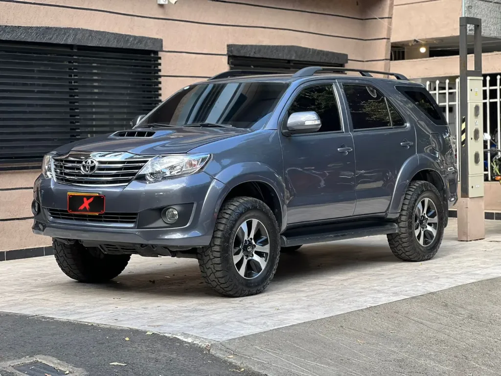 TOYOTA FORTUNER SRV 3.0 DIESEL 4X4 BLINDAJE 2+ 2014