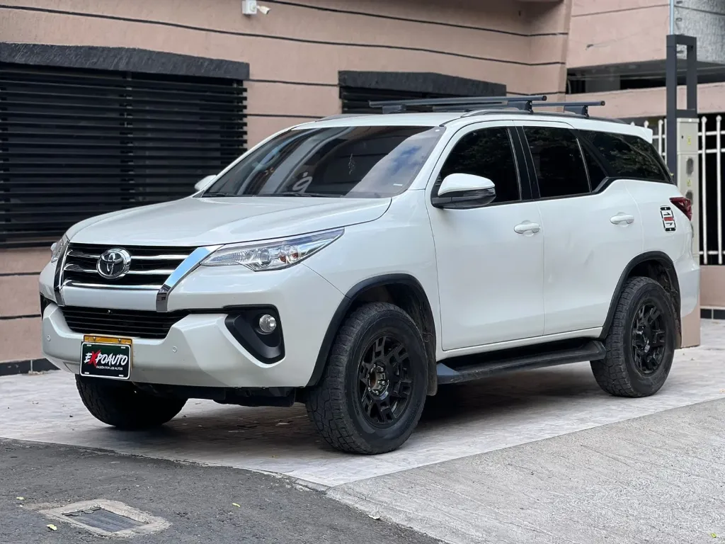 TOYOTA FORTUNER STREET 2.4 DIESEL 2020