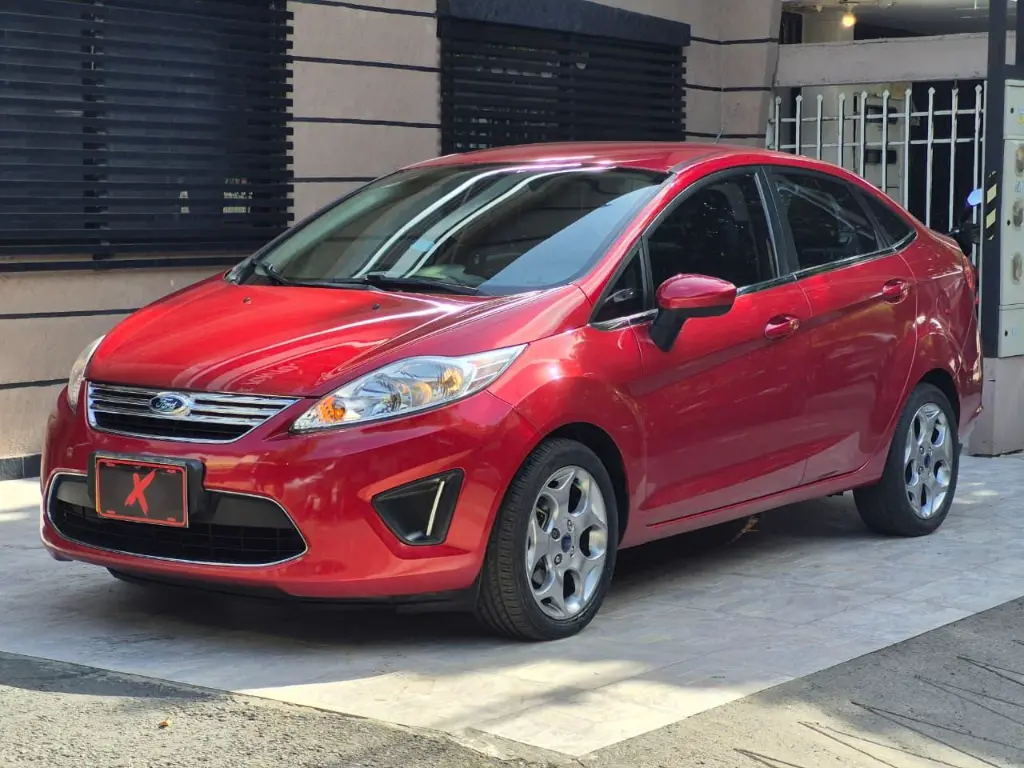 FORD FIESTA SE MT 2012