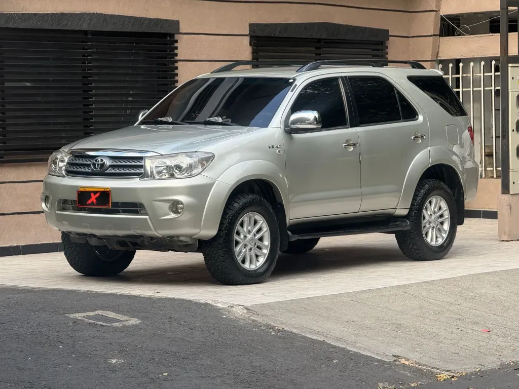TOYOTA FORTUNER SR5 4.0 V6 4X4  MT 2008
