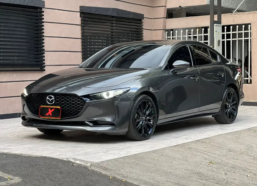 MAZDA 3 GRAND TOURING HIBRIDO 2023