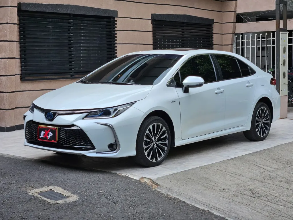 TOYOTA COROLLA SEG HEV 2025