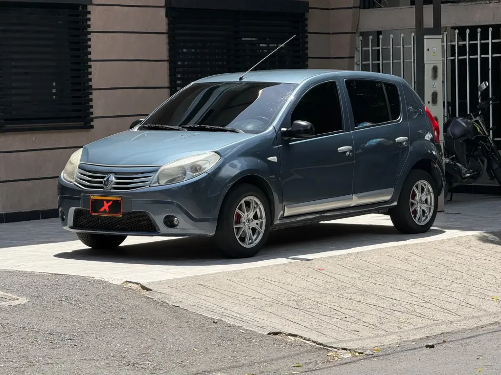RENAULT SANDERO AUTHENTIQUE 2012