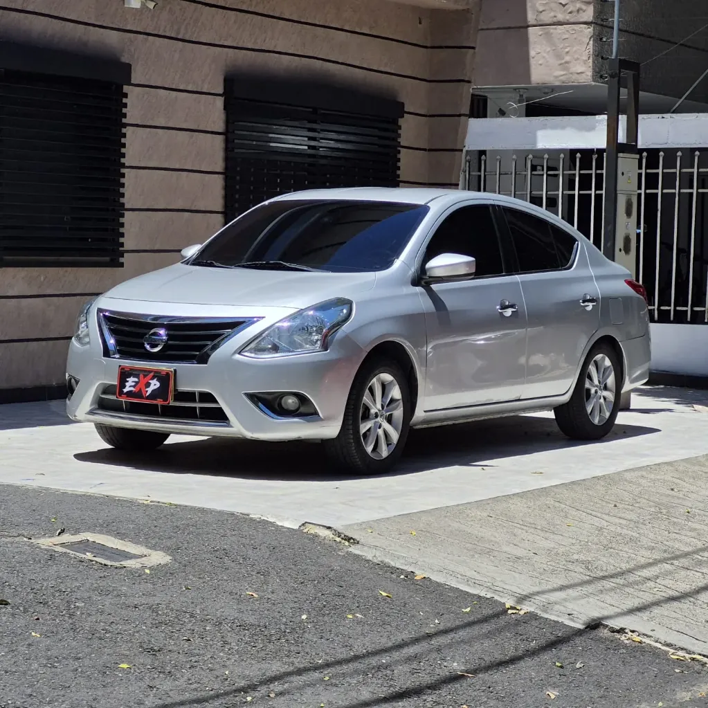 NISSAN VERSA ADVANCE 2017