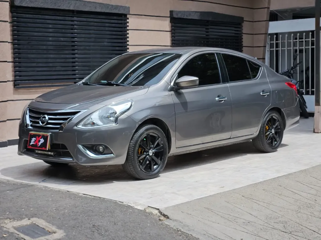 NISSAN VERSA ADVANCE 2015